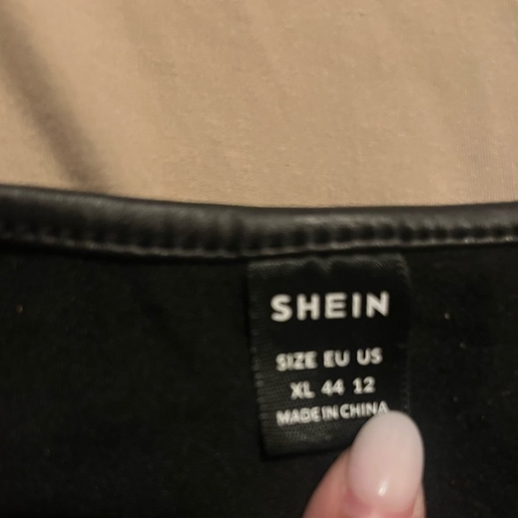 Shein Black crop Top - Picture 3 of 3